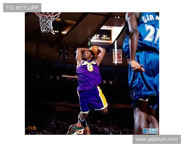 足球明星半边脸壁纸集合展现球场魅力与个性魅力的视觉盛宴